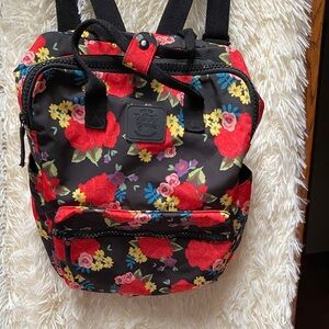 T-Shirt & Jeans Floral Mini Backpack